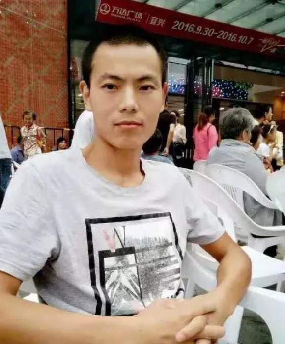 紫砂艺人张凯，助理工艺美术师