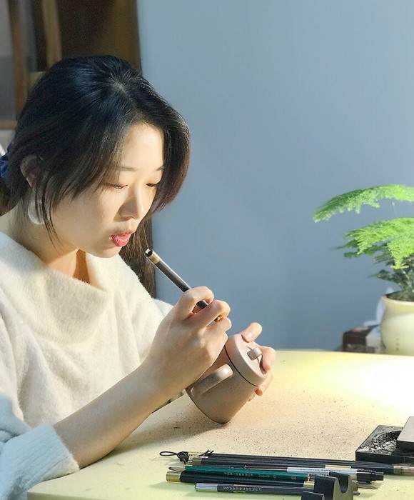 紫砂艺人张婧娴，助理工艺美术师