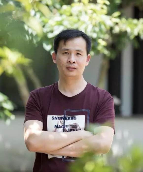 紫砂艺人张恒，助理工艺美术师