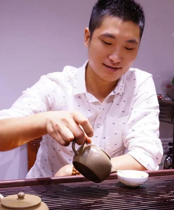 紫砂艺人张春兴，工艺美术师