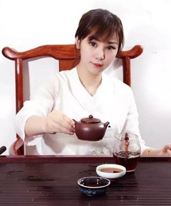 紫砂艺人张晨薇，民间实力派