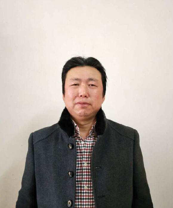紫砂艺人张来法，工艺美术师
