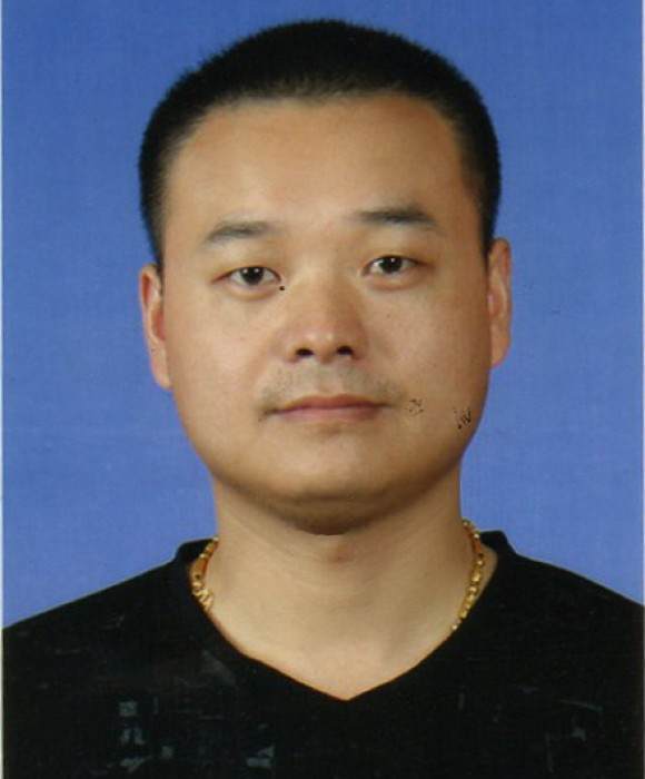 紫砂艺人张树民，高级工艺美术师