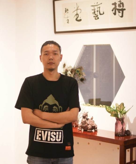 紫砂艺人张洪强，助理工艺美术师