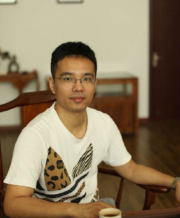 紫砂艺人张睿，助理工艺美术师