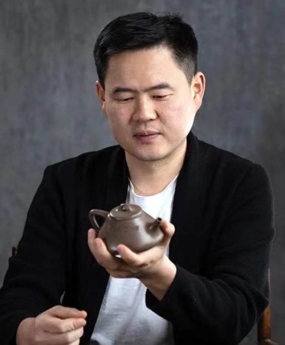 紫砂艺人张继彪，工艺美术师