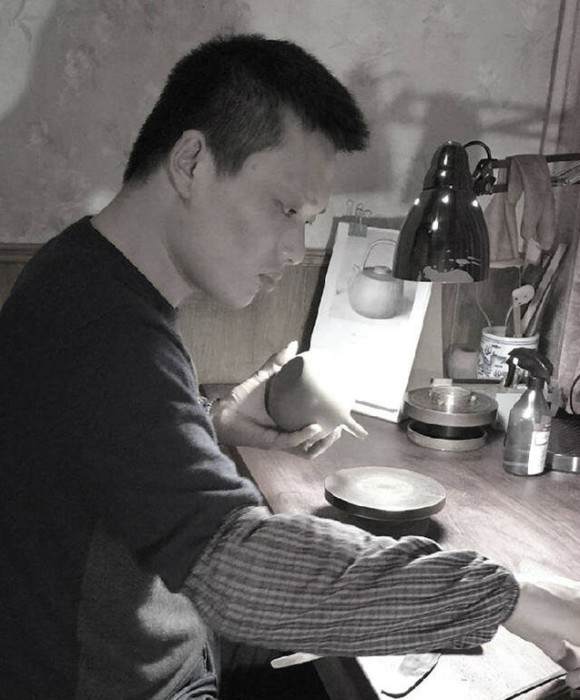 紫砂艺人张茂业，工艺美术师