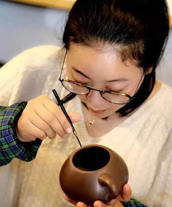 紫砂艺人张莉，工艺美术师