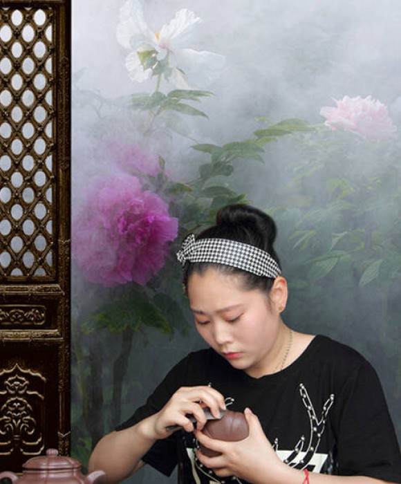 紫砂艺人张萍，高级工艺美术师