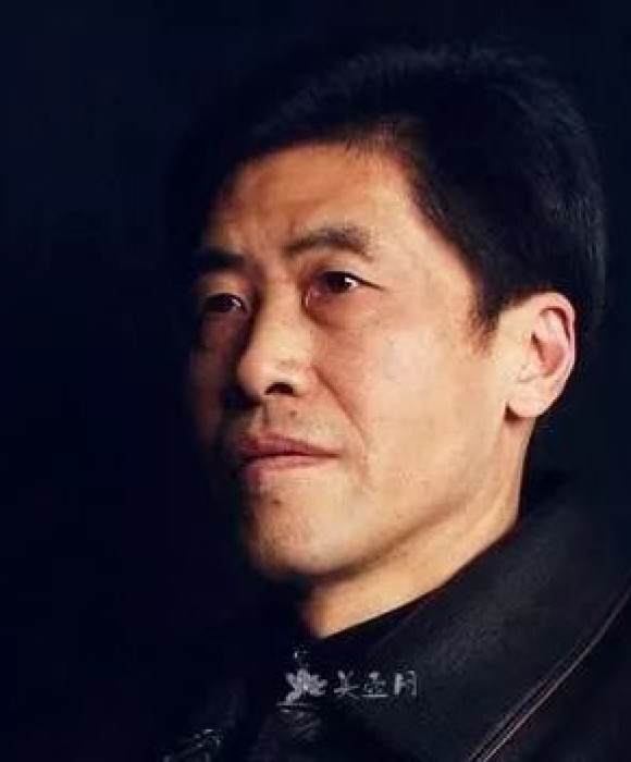 紫砂艺人强德俊，正高级工艺美术师