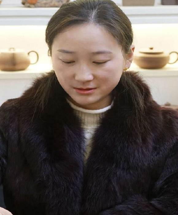 紫砂艺人彭怀丽，助理工艺美术师