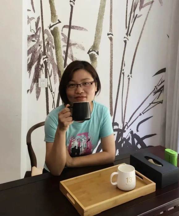 紫砂艺人徐丹静，工艺美术师