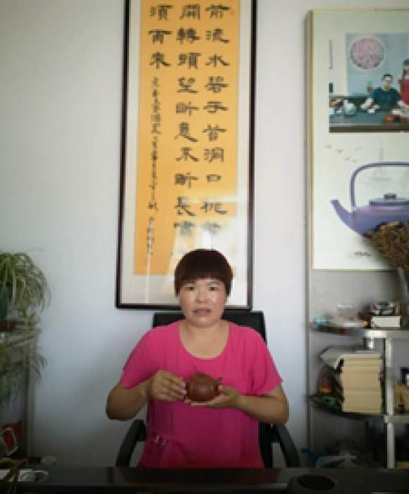 紫砂艺人徐丽君，工艺美术师