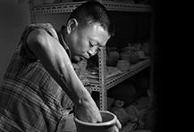 紫砂艺人徐建新，工艺美术员