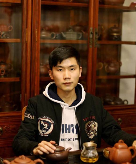 紫砂艺人徐振柯，助理工艺美术师