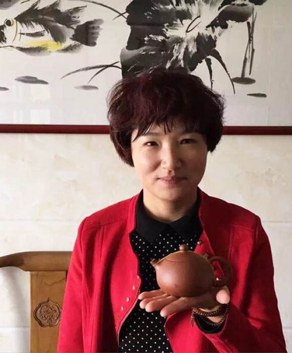紫砂艺人徐春兰，高级工艺美术师