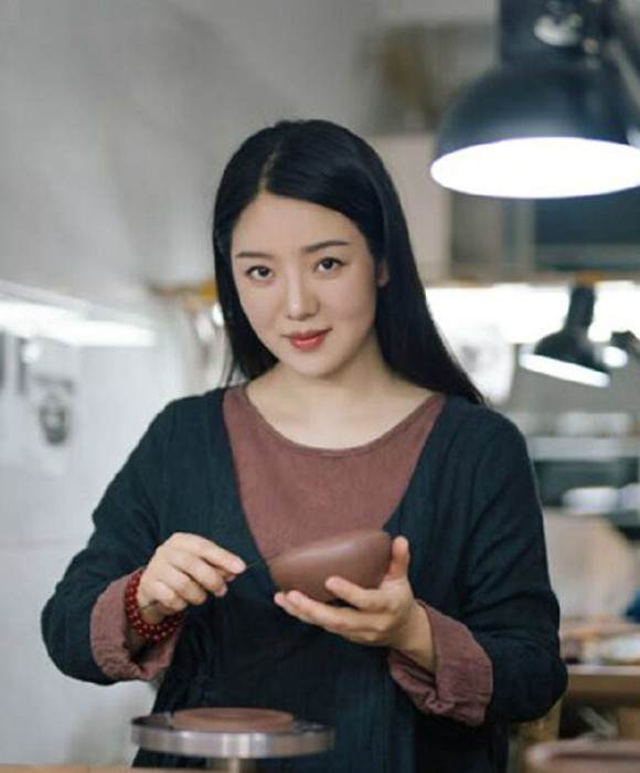 紫砂艺人徐月皎，工艺美术师