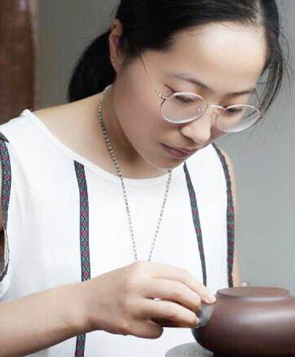 紫砂艺人徐梅莉，工艺美术师