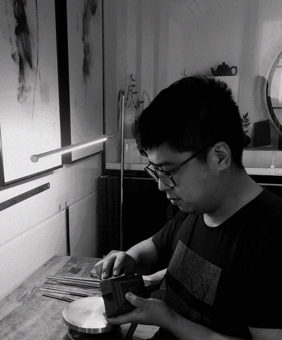 紫砂艺人徐欣乐，工艺美术师