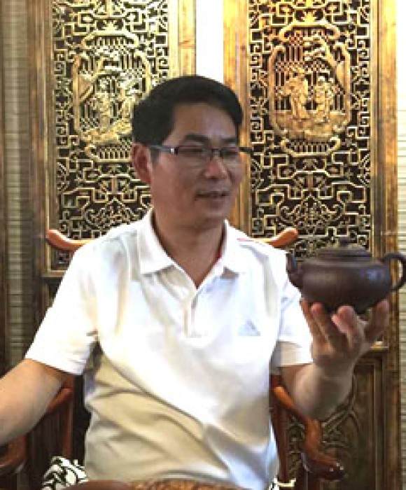 紫砂艺人徐永君，高级工艺美术师