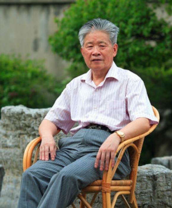 紫砂艺人徐汉棠，正高级工艺美术师