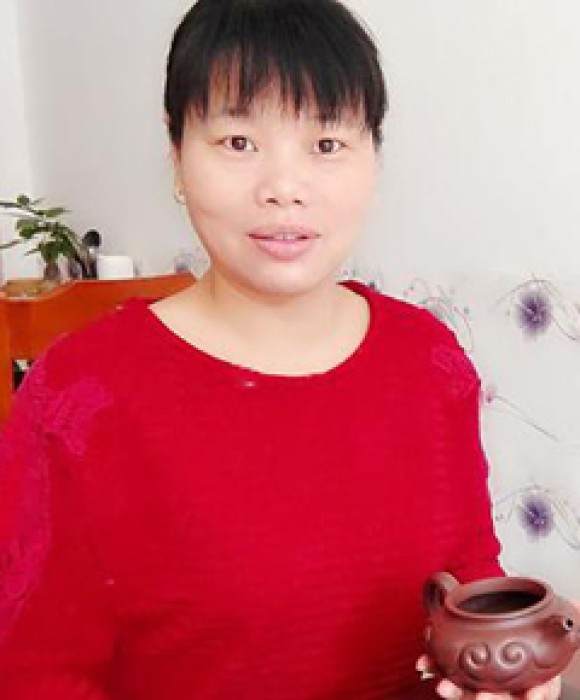 紫砂艺人徐燕，高级工艺美术师