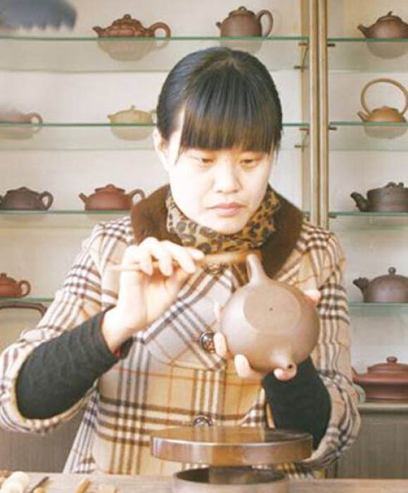 紫砂艺人徐艳，工艺美术师