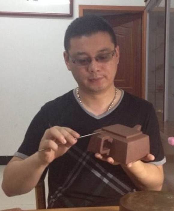 紫砂艺人徐赟，高级工艺美术师