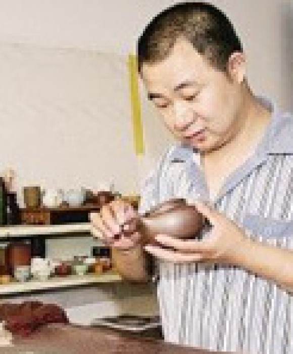 紫砂艺人徐飞，正高级工艺美术师