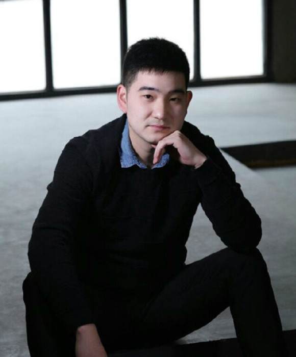 紫砂艺人徐鸣浩，助理工艺美术师