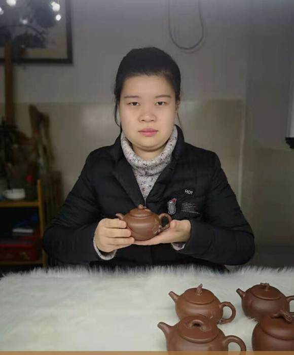 紫砂艺人恽茜，助理工艺美术师