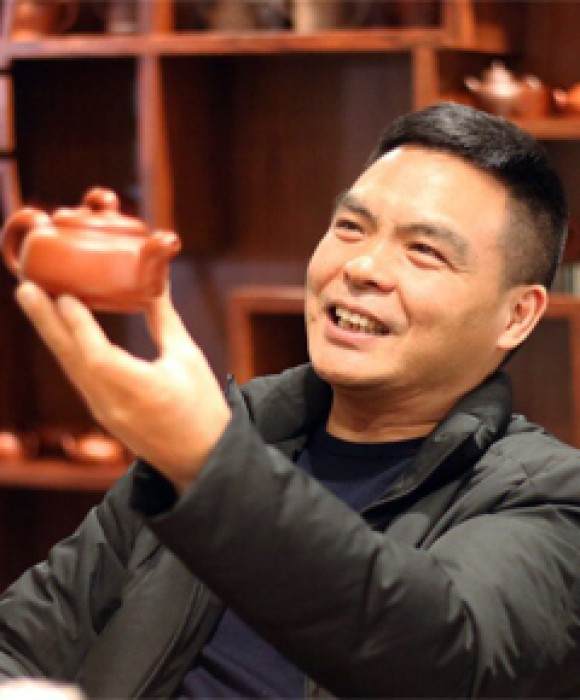 紫砂艺人惠祥云，助理工艺美术师