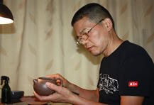 紫砂艺人戴亚强，正高级工艺美术师