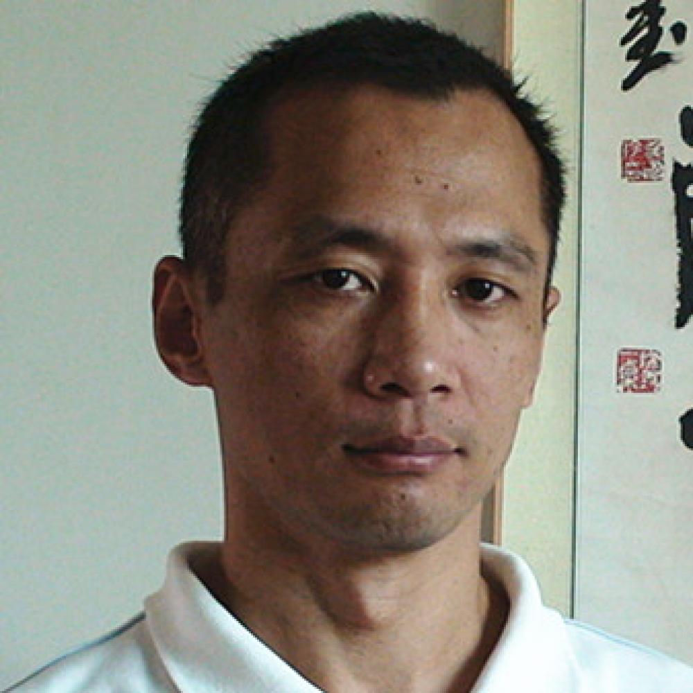 紫砂艺人戴耀忠，工艺美术师