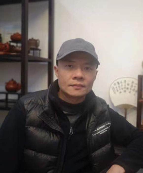 紫砂艺人文盛，高级工艺美术师