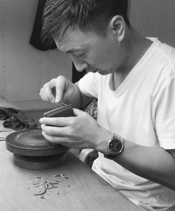 紫砂艺人方俊超，助理工艺美术师