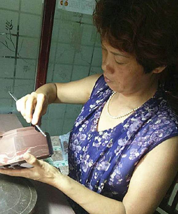 紫砂艺人方勤平，工艺美术师