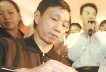 紫砂艺人方小龙，正高级工艺美术师