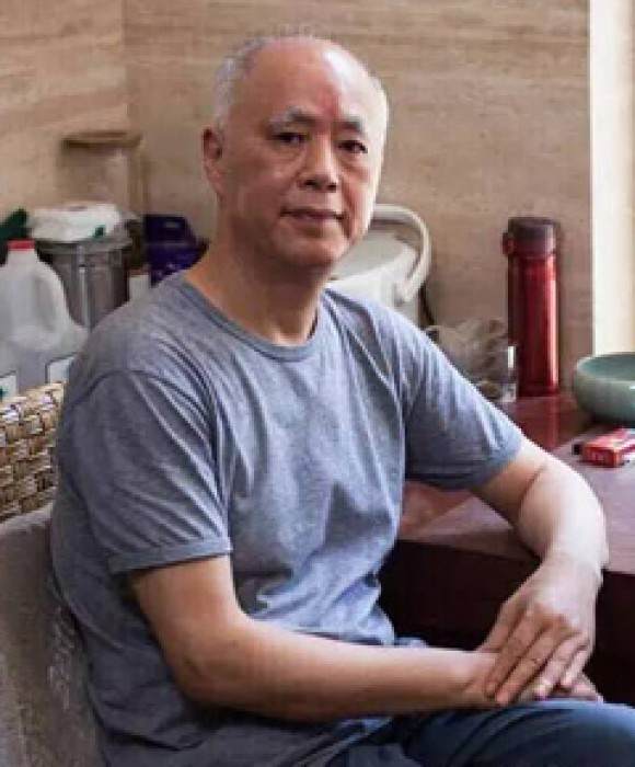紫砂艺人施小马，高级工艺美术师