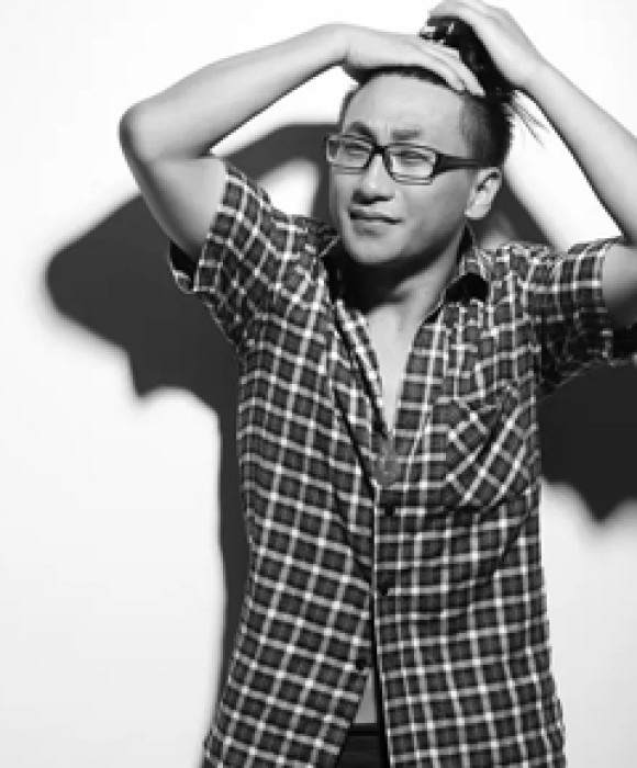 紫砂艺人施昌，高级工艺美术师
