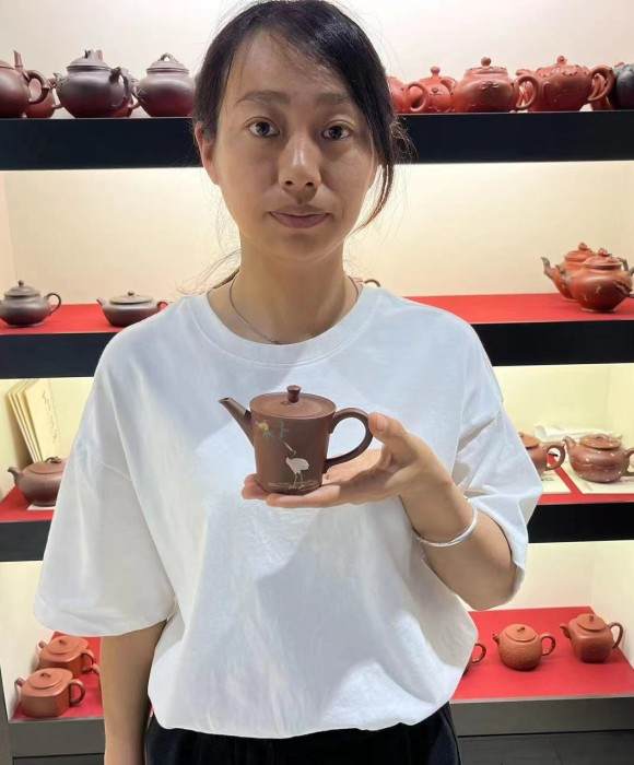 紫砂艺人施蕾，工艺美术员