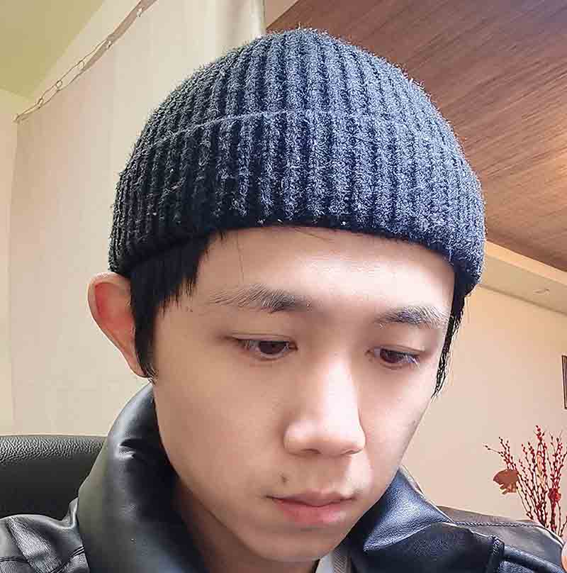 紫砂艺人易成，助理工艺美术师