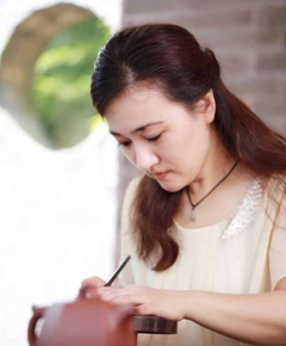 紫砂艺人曹洁，高级工艺美术师