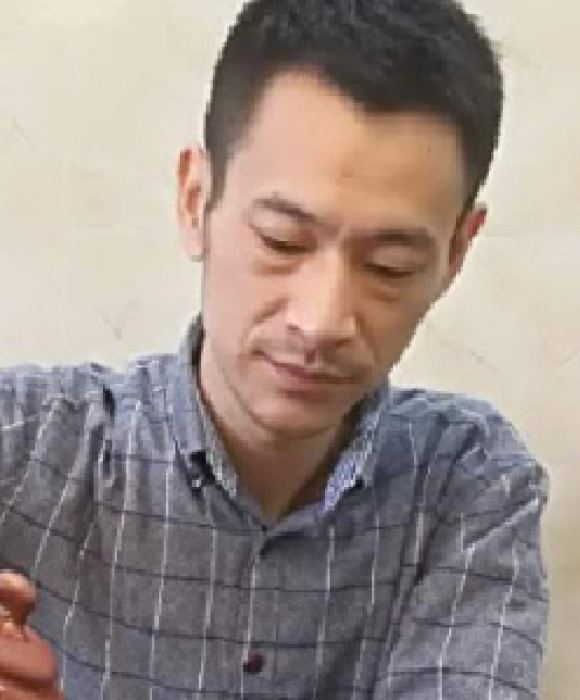 紫砂艺人曾杰，工艺美术师