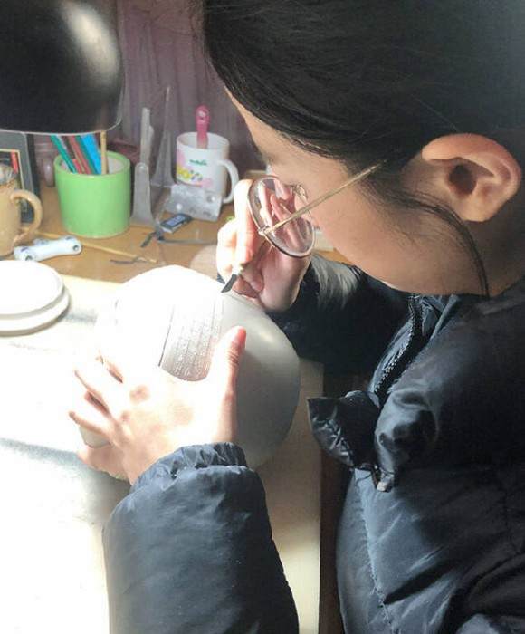 紫砂艺人朱倩冰，工艺美术师