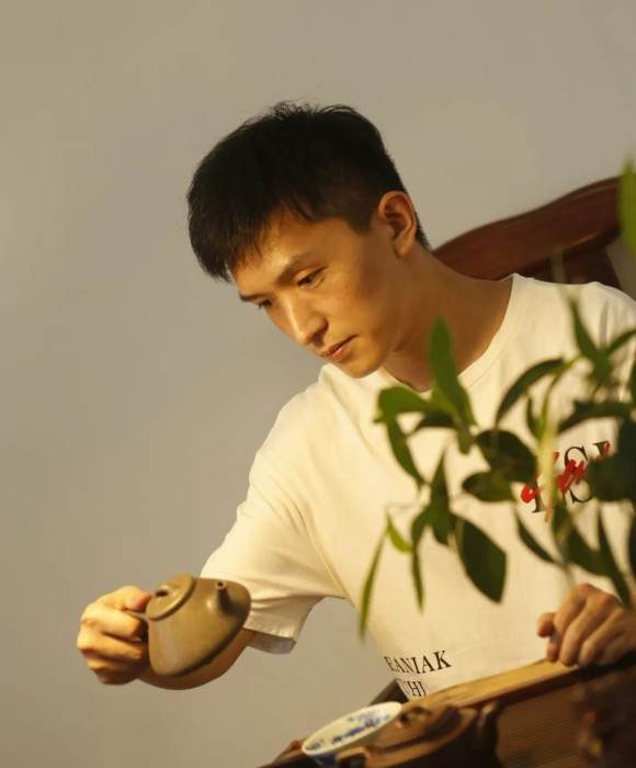 紫砂艺人朱利鹏，民间实力派