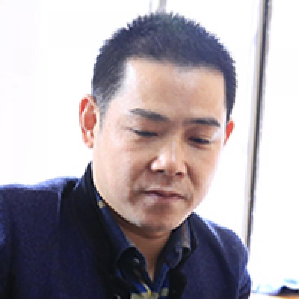 紫砂艺人朱叶新，正高级工艺美术师