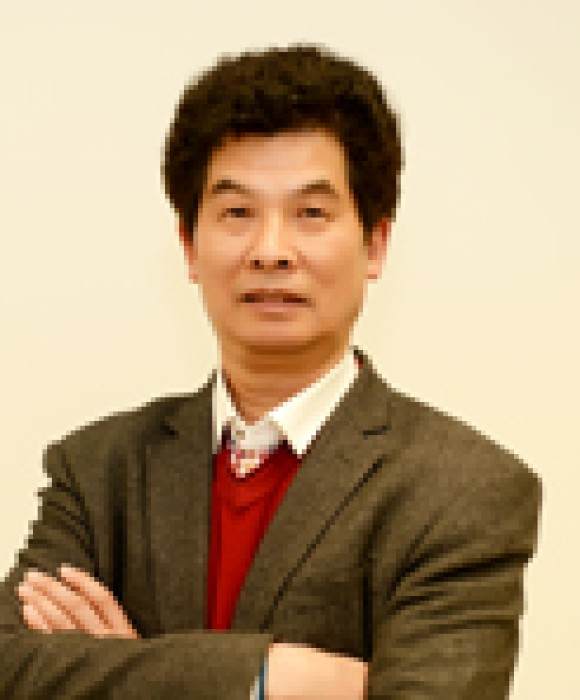 紫砂艺人朱建伟，正高级工艺美术师