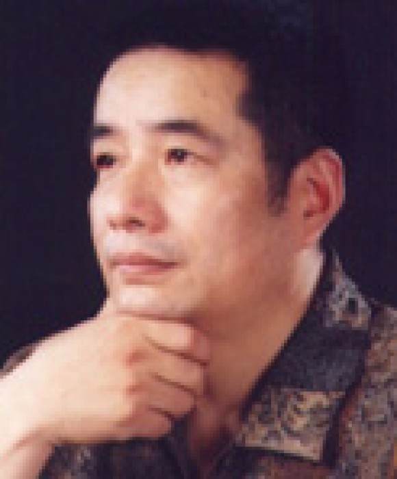紫砂艺人朱建平，高级工艺美术师
