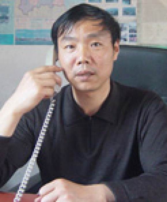 紫砂艺人朱新南，高级工艺美术师